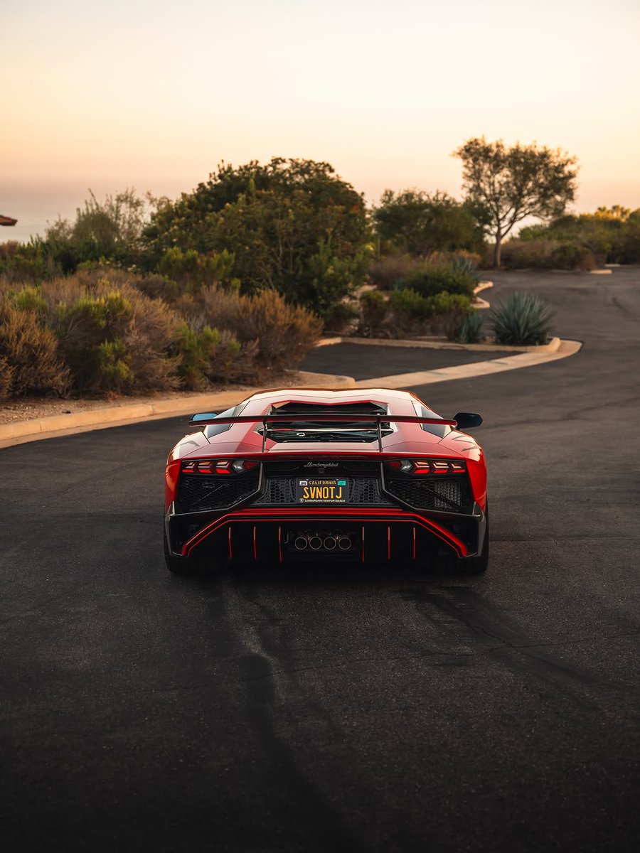 mascdaily's tweet photo. Lamborghini Aventador LP 750-4 SuperVeloce (SV) 🌅🔥 https://t.co/0r6U8THm72