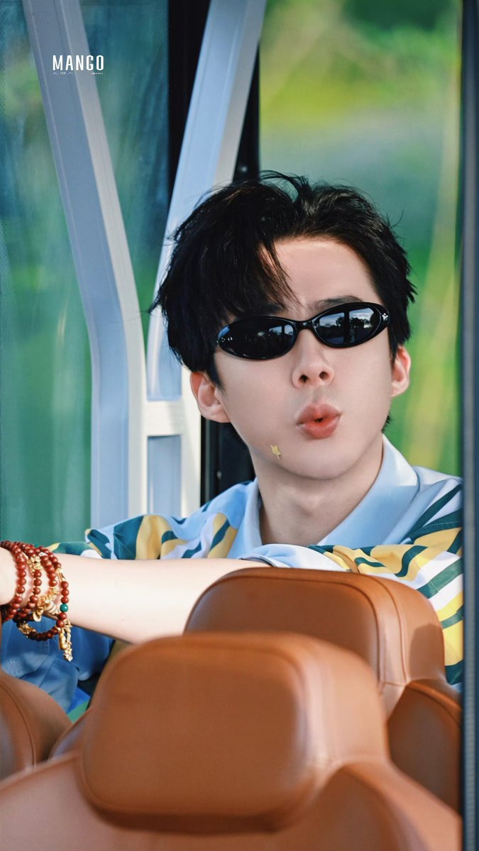 luluyunnning18's tweet photo. 😘🕶💛 https://t.co/78VYbcCq6T