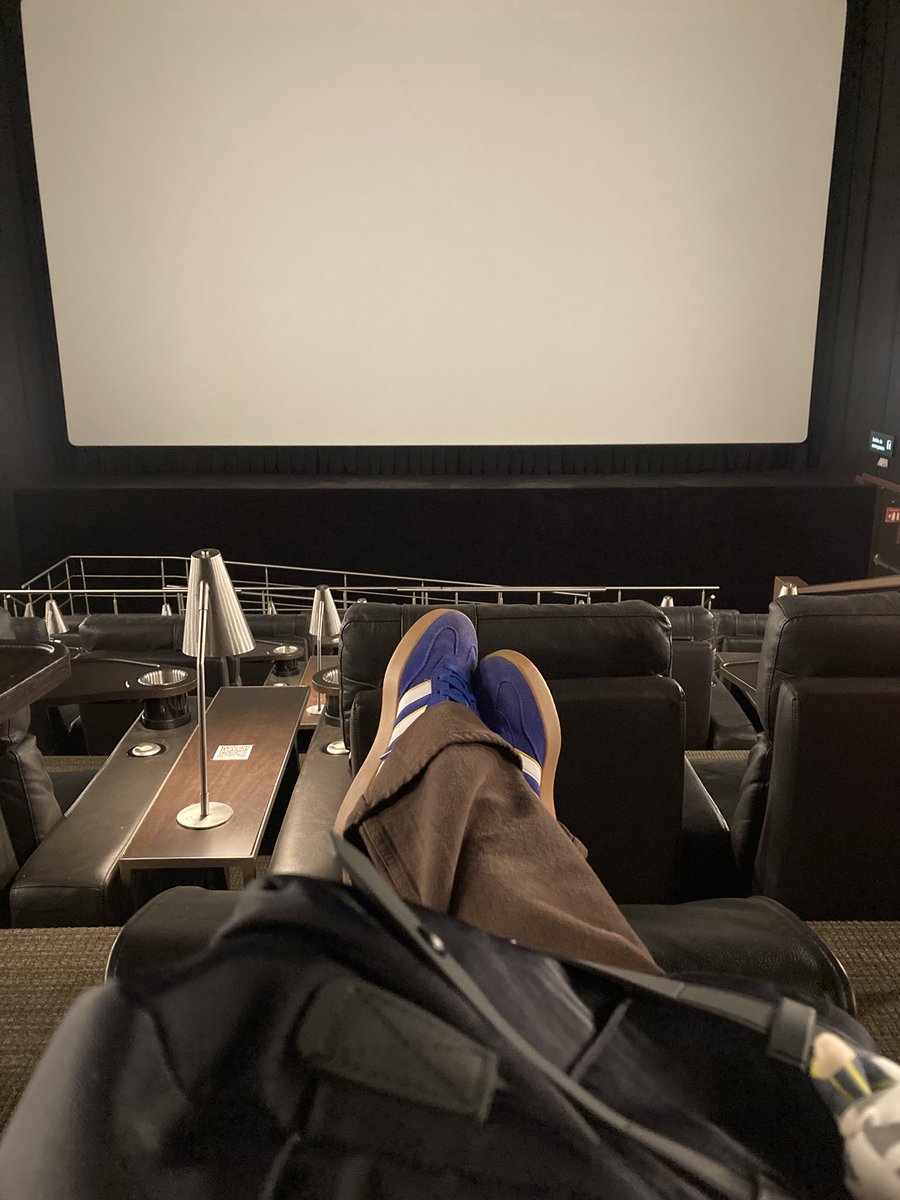 ivyfics's tweet photo. Your unemployed friend at 2:30 pm: https://t.co/d7KuypBCc6