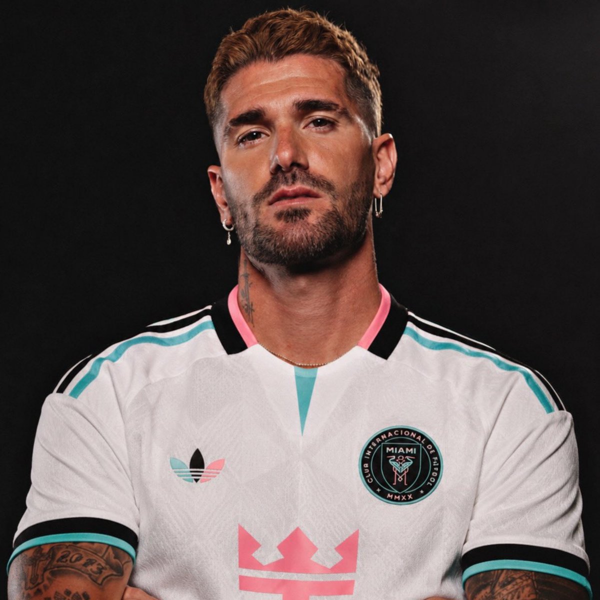 millopv's tweet photo. 🚨❌️ BASTA DE LOS HEROES DE MADRID, HOLA HEROES DE QATAR!!!!

➡️ River Plate envio una OFERTA a Rodrigo De Paul.

💰La oferta es para cuando Lionel Messi se retire y el campeón del mundo sea jugador Millonario. https://t.co/FWCjOb7gfY