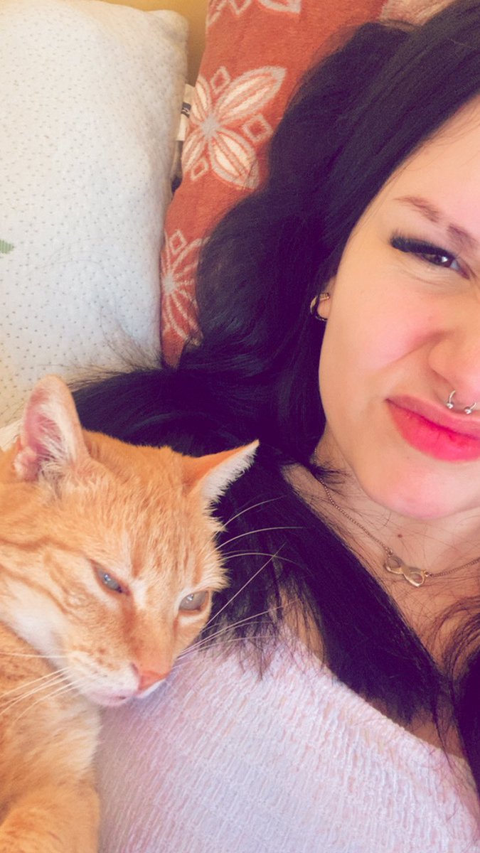 ratossaura's tweet photo. nois se ama, gata❤️ https://t.co/Wuz00QHFOj