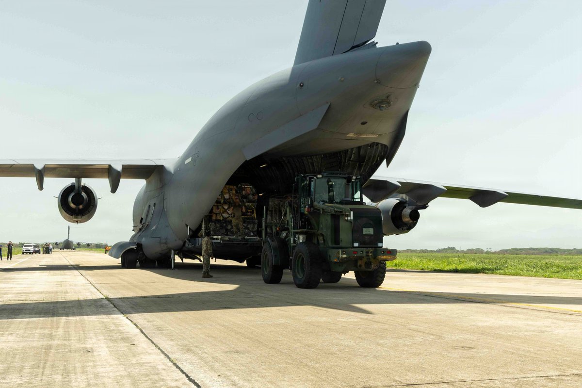 Southcom's tweet photo. Answering the call to support the Venezuelan people:
Following the devastating June 24 earthquakes, #SOUTHCOM quickly deployed Airmen, Marines, Sailors, and Soldiers to Venezuela to deliver time-critical support to relief efforts. Specialized @DeptofWar capabilities ensured the rapid delivery of first responders, vital equipment, and emergency aid during @StateDept-led U.S. government relief operations.

@WHAAsstSecty @USForeignAssist @USAenEspanol @usembassyve @USNavy @USMC @The24MEU @usairforce