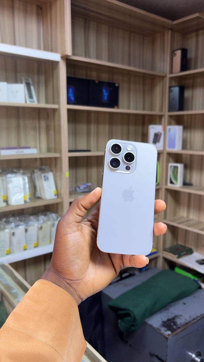 augadgets001's tweet photo. iPhone 15pro esim 

✅open box
✅256gb
✅720,000
✅Dm or call : 09067628958
✅Nationwide delivery 🚚 
✅Shop online or live 

📍BACAB PLAZA KADUNA 

Please RETWEET https://t.co/F6MjKXODEh
