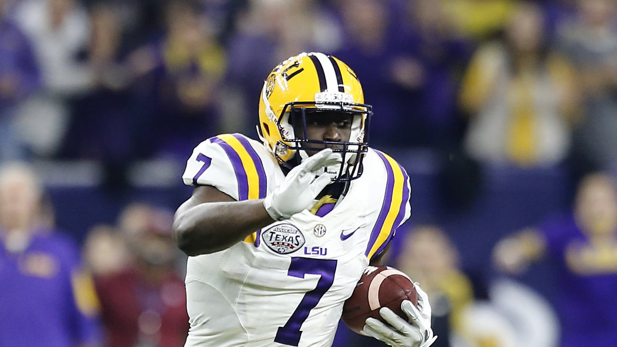 10YearsAgoCFB's tweet photo. The Heisman board entering the season: Clemson's Deshaun Watson leads at 5/1, followed by LSU's Leonard Fournette at 6/1 and Stanford's Christian McCaffrey at 7/1. Oklahoma's Baker Mayfield sits at 10/1, with Ohio State's J.T. Barrett and Florida State's Dalvin Cook at 12/1.

Louisville sophomore Lamar Jackson is not listed among the favorites.