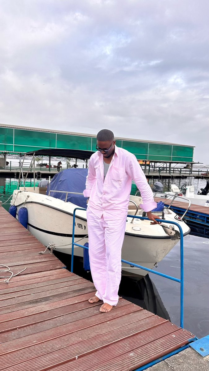 andymclemor's tweet photo. OOTD 🛥️🇨🇮 https://t.co/dgvgpRMnYV