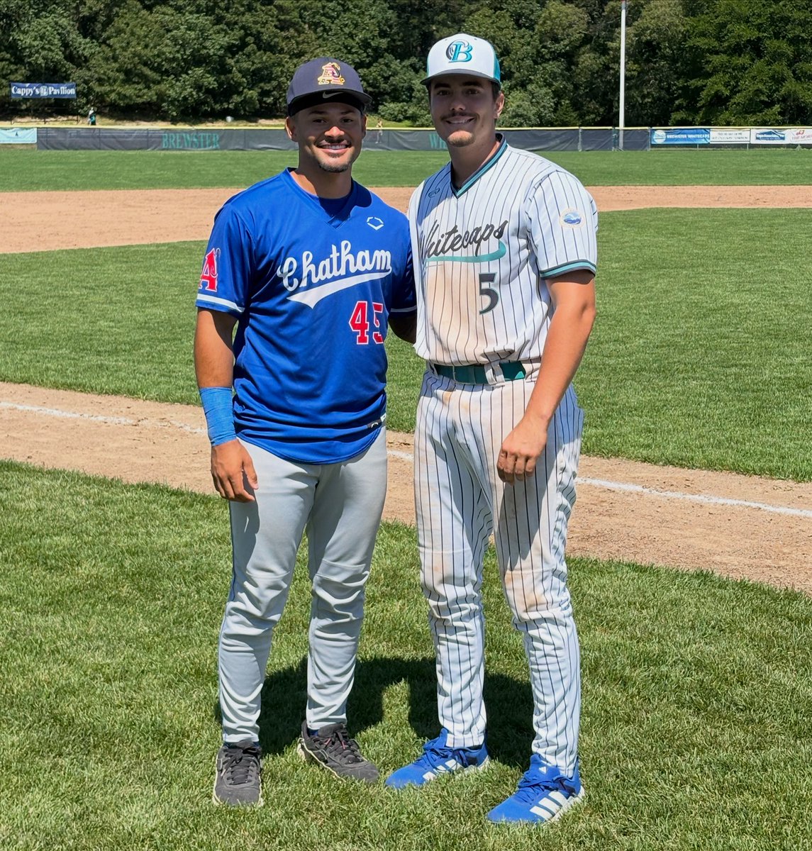 PJCBaseball's tweet photo. The Drags 2025 left side of the infield hooked back up today in The Cape! @SavageD99 (Kansas) and @campruitt3 (Mizzou) were two of the greats to don the green and gold! Always great to see our former guys out competing on the big stage!

#PJCbaseball #BuiltDifferent #D1Drags https://t.co/Y2SbYodxIC