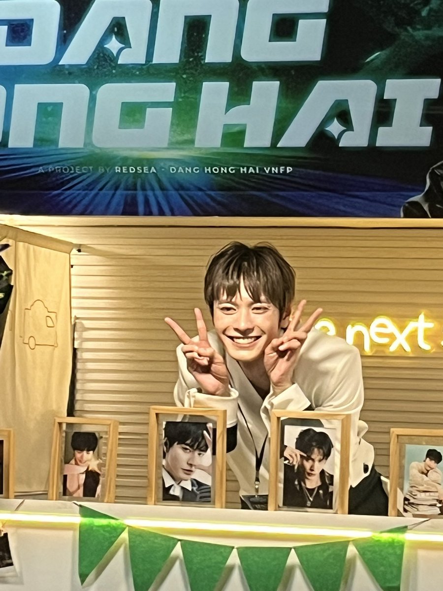 ni_clow's tweet photo. DANG HONG HAI in food truck 260727 
#DANGHONGHAI #TinhHaSayHi #DatVietVAC https://t.co/BNCflr4QUL