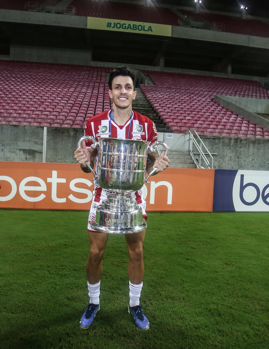 Leganautico's tweet photo. Ser expulso em Final e ainda ser campeão é só pra quem entende vadias ✌️🍻
#NaqueleModeloChucro https://t.co/rbzQ8U0637