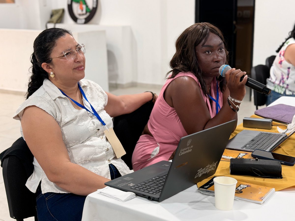 CompuParaEducar's tweet photo. 📍En #Mocoa, docentes de distintos municipios del Putumayo, como Puerto Asís, Orito, Villagarzón, Puerto Leguízamo, Valle del Guamuez, Puerto Guzmán, Puerto Caicedo, San Miguel y Colón, participan en "#IAConSentidoHumano y Territorial" (Nivel Intermedio). 🚀 https://t.co/f7jOb9m57P
