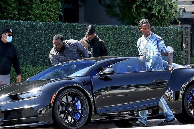 Just_Emma30's tweet photo. Travis Scott posted the interior of his $5 million Bugatti Chiron via IG stories .🏎️🏁 https://t.co/Kb8Ik2Xuwl