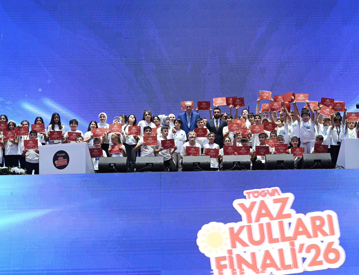 tcbestepe's tweet photo. “Ülkemizin yarınlarına yön tayin edecek gençlerimizin en iyi şekilde yetişmesi için tüm gücümüzle çalışıyoruz” https://t.co/aVz8udhumU https://t.co/heGnmBM6Bj
