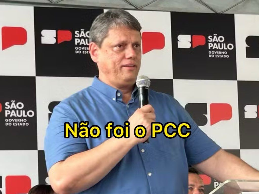 BarbPetista's tweet photo. A PF trocou tiros com um comboio de carros abarrotados de drogas (que iam embarcar nos aviões no aeroporto de Guarulhos) kkkkkk isso vai dar uma merda desgraçada kk já já o Tarcísio aprece inocentando o PCC do ocorrido kkkkkkkkkkkkkk https://t.co/1cHgbjmMne