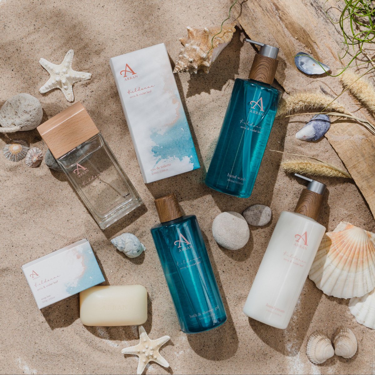 ARRAN_Sense's tweet photo. Savour the sweetness of violet, the velvet touch of orris and let your senses bask in the tranquil summer sun of Kildonan. 

Escape to paradise with Kildonan 🌊

Shop the Collection: https://t.co/qmU0QZHyKe https://t.co/2fvhaZzXQy