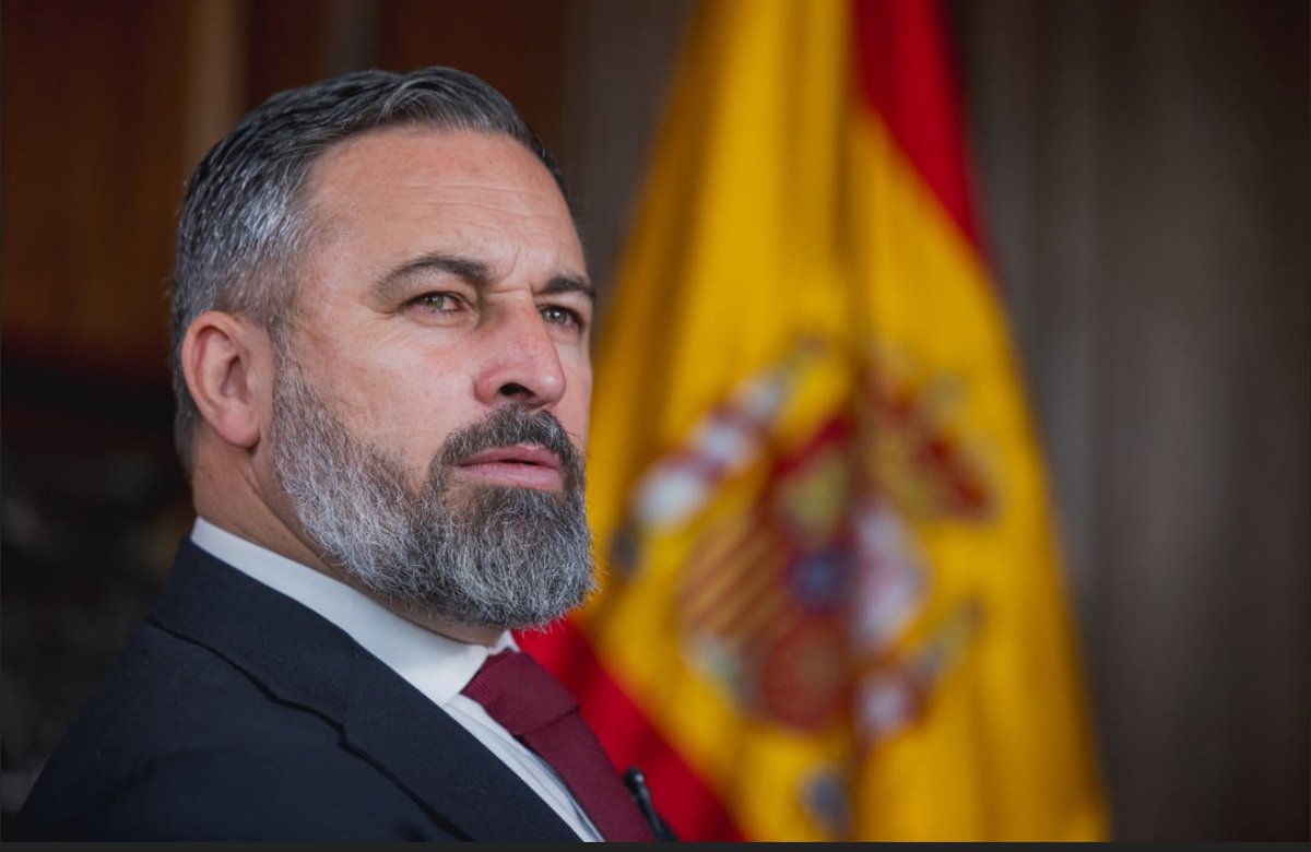 RobSchneider's tweet photo. El Patriota Español Santiago Abascal ama profundamente a su orgulloso y hermoso país. ¡Abascal es el único líder que puede salvar a España de esta cruel invasión!
@Santi_ABASCAL https://t.co/EbydojWy1A