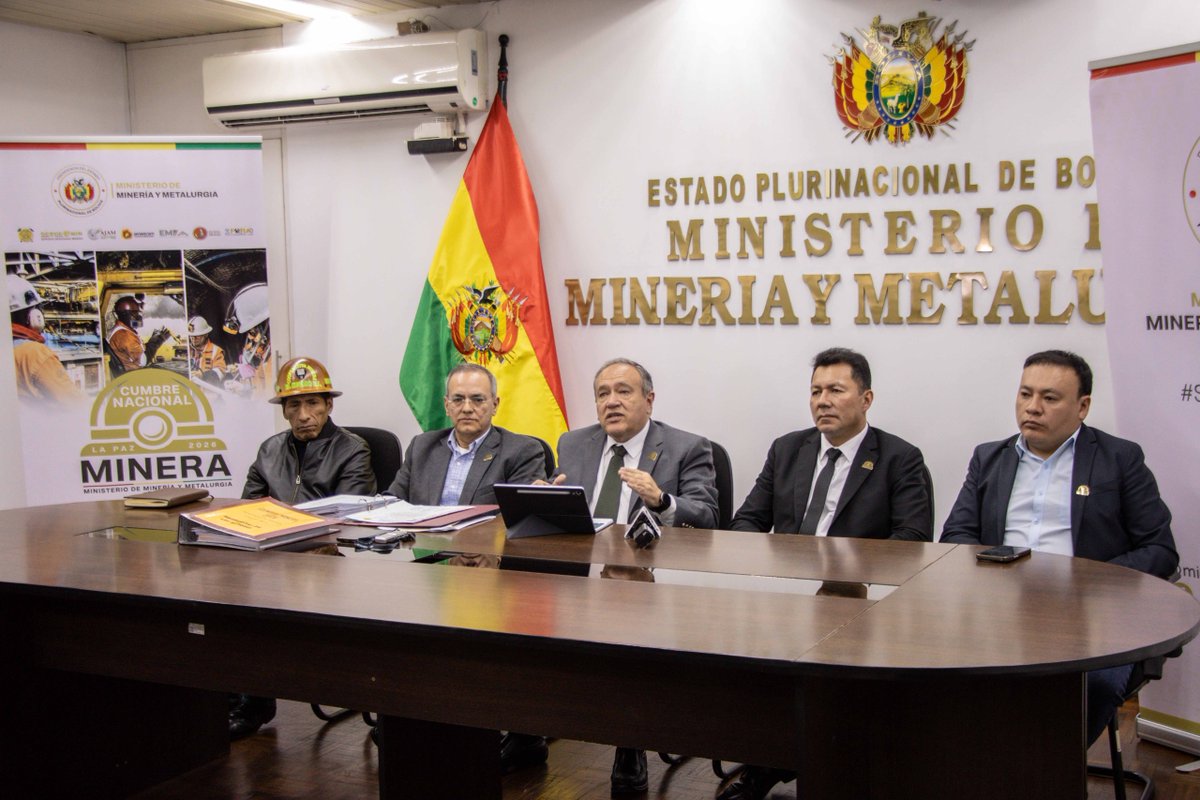 minmineriabo's tweet photo. La Cumbre Nacional Minera 2026 continúa: el diálogo sigue construyendo el futuro de la minería boliviana.

Las propuestas recogidas en estos espacios de diálogo fortalecerán la estructura del futuro Código Minero.

📰 Lee la nota completa:
https://t.co/t6JhtEperF https://t.co/2K78i27ELH