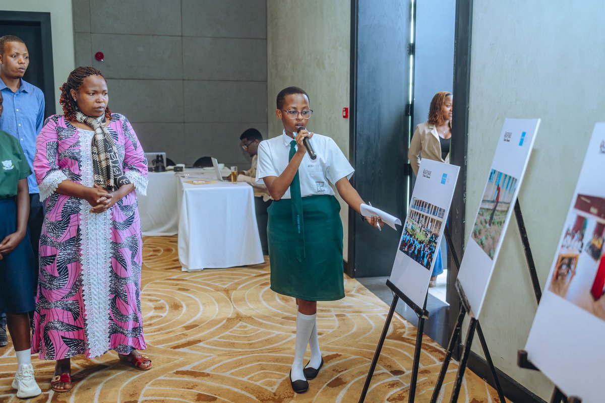 DianeIngabire3's tweet photo. @unicefrw @AspireDebateR @DominicRwanda 8 months with Friends of Nature, and I’m in awe.  
The climate knowledge the adolescents have gained, the confidence they’ve found, and their drive to take and lead climate action is inspirational.  
Let’s stay #FriendsofNature https://t.co/LqRCDivAF6