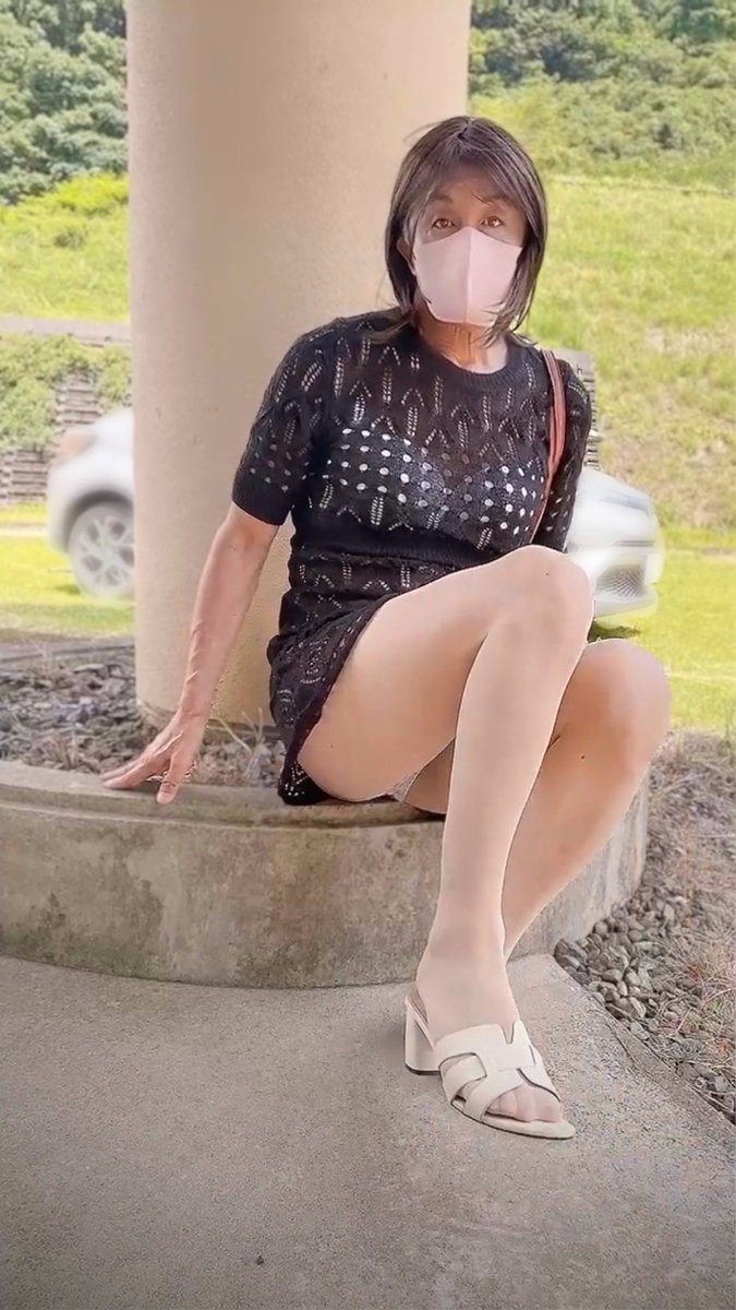 kasumin532960's tweet photo. 暑い🥵中　お外でどうやって女装しようか🩷Ⅱ
🤔🧐　どうでしょう　結構スースーします
#CrossDresser #女装・男の娘 #パンチラ https://t.co/ZJ3CI0l13p