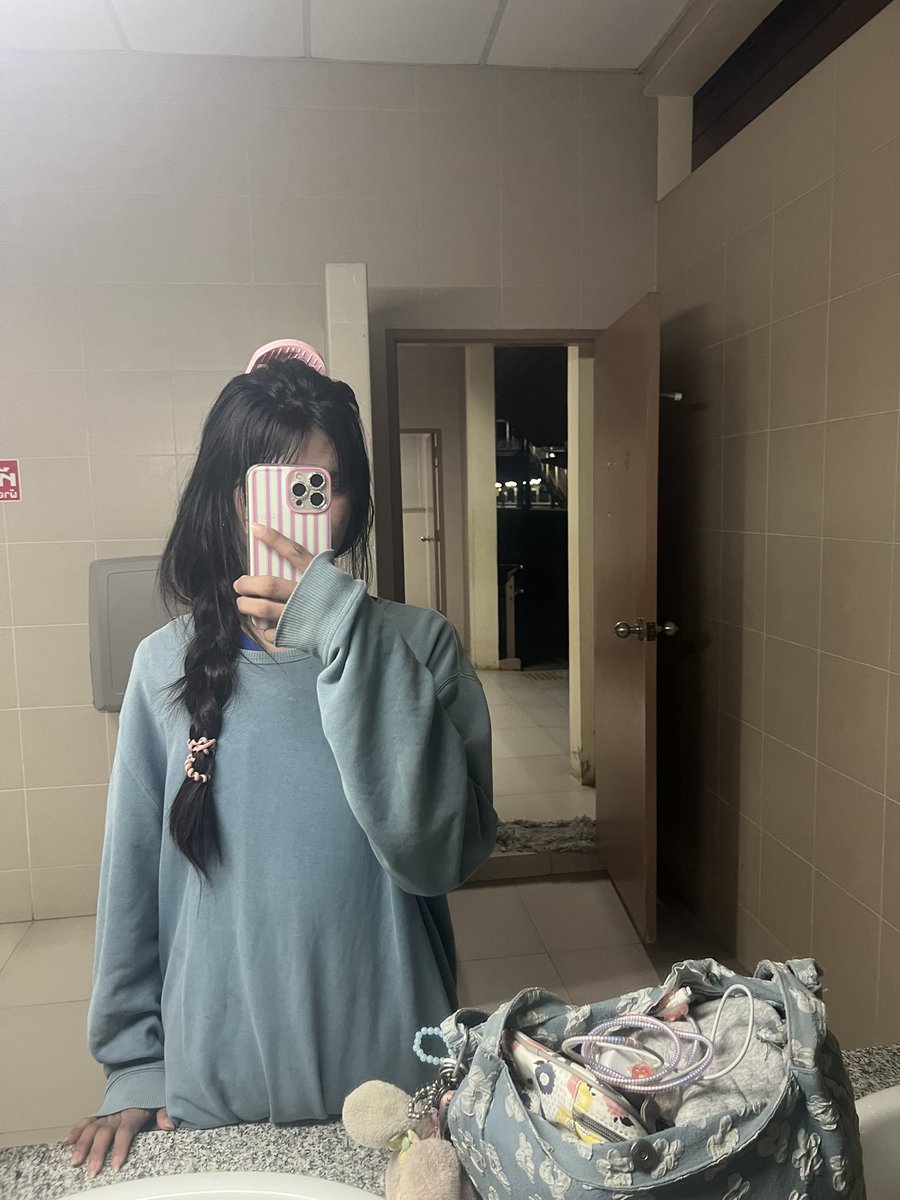 NAMOdmfx's tweet photo. 😛#บัวใหญ่ #สาวสอง https://t.co/yRcyjVNr8i