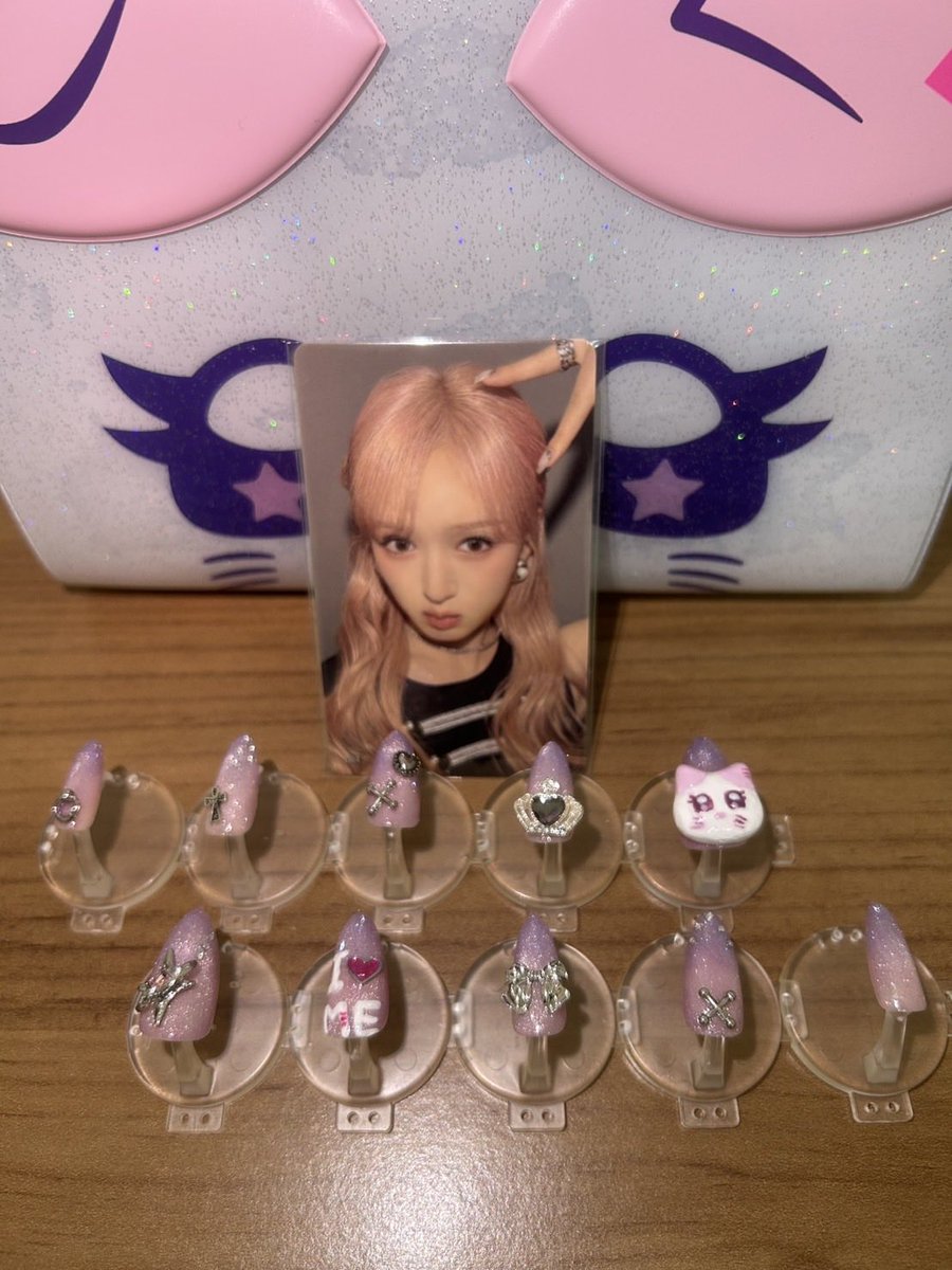 asyuyama's tweet photo. 友達と初めての推しネイル作った💖💅
有明2日間楽しむぞー❣️
#ミーアイ #me_i https://t.co/AY2FdSN0eV