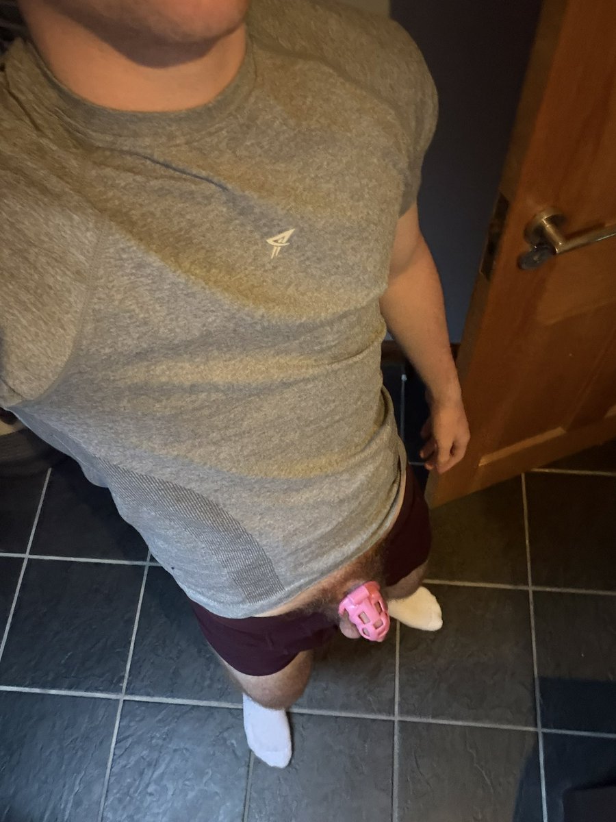 lockedbenjiii's tweet photo. Hey! Decided to start up an X account to share some of my chastity adventures 🔒 Currently at 3 days, let’s see how long I can go! 

Would love to make some buddies on here, and some maybe up for some fun!

#chastity #gaychastity #gay #locked https://t.co/Q4Y5Tqql2a
