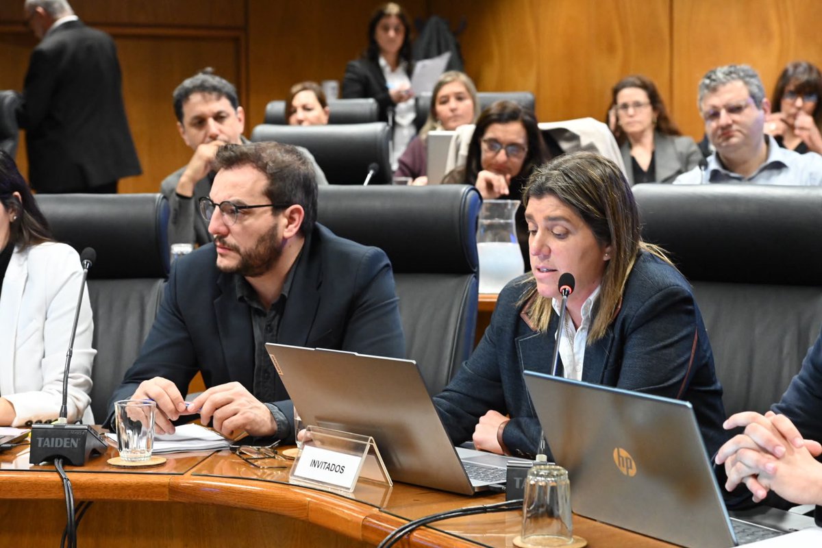 juanpab_delgado's tweet photo. Hoy concurrió al Parlamento el Ministerio de Vivienda en el marco de la discusión de la Rendición de Cuentas.
Es el UNICO Ministerio en la Rendición, que NO cuenta con su Inciso en el articulado, NO hay un solo articulo propuesto para mejora de gestión, cambios normativos o de innovación de políticas de viviendas!

Una Austeridad de ideas alarmante!