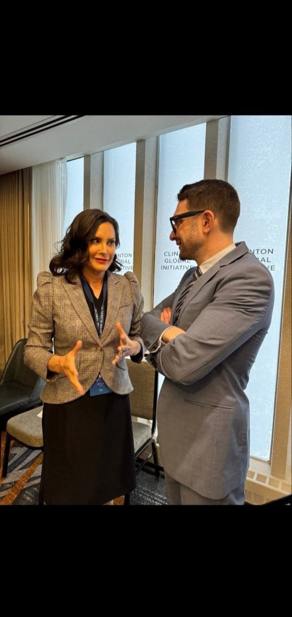 Matt92455's tweet photo. @PatriotPostGirl Embarrassed to be in DC, no problems having photos taken with Soros https://t.co/ijZMVczNoD