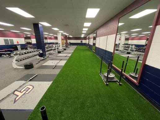 Ethan_Murphy33's tweet photo. 225 power clean| 350 squat| 225 bench| made it to the 800 pound club. Thank you to the coach’s and teammates that pushed me to be there. 
#CTDifferentthisyear https://t.co/ESOBPEgT4S