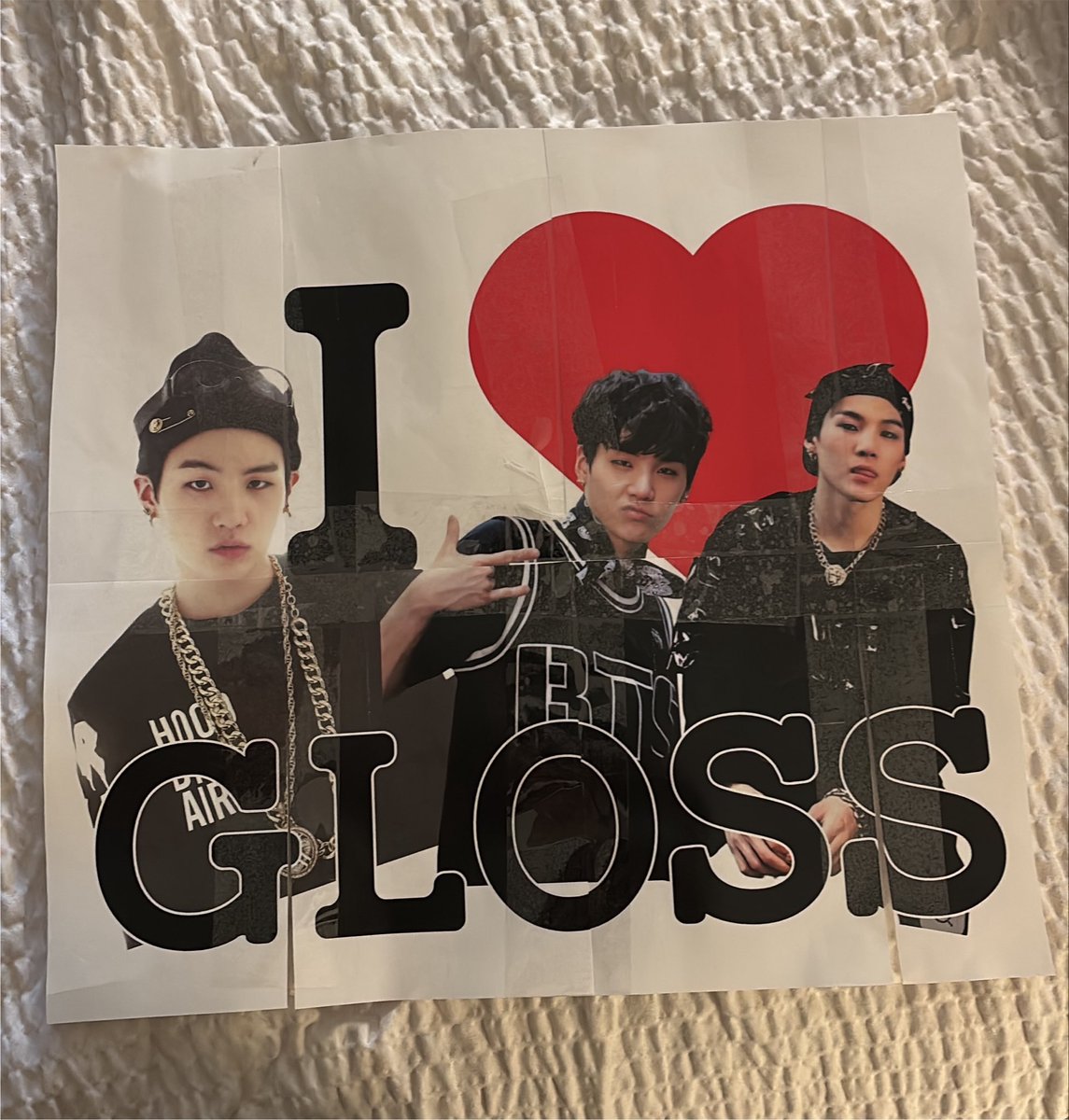 svnbangtan_x's tweet photo. #1 gloss enthusiast https://t.co/UbvAX4zA8E