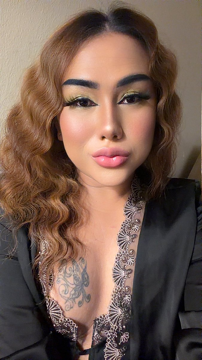 ozivpaxc's tweet photo. #ladyboy_riyadh 
#ladyboy_saudi 
#ladyboy_both_in_Riyadh 
https://t.co/H5mzxxJSwj https://t.co/5kZqbwaFH3