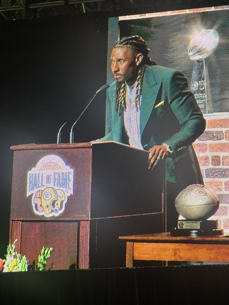 89jonesntaf's tweet photo. Congrats again T! @packers @PackersHOF #MyBrotha #Respect https://t.co/k4JppZxPxs