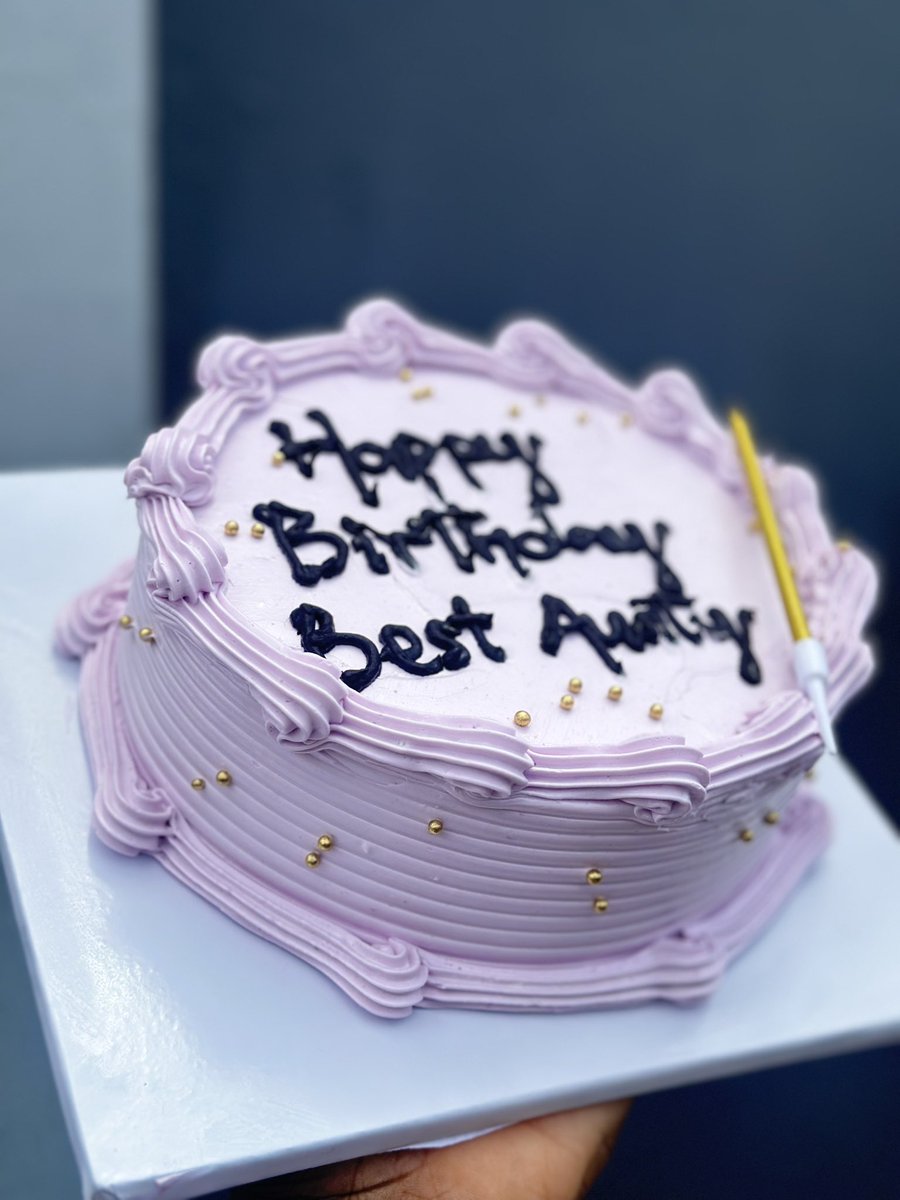 BalikissOyebola's tweet photo. July dump but make it cakes😍 https://t.co/OkzUzNfXWO
