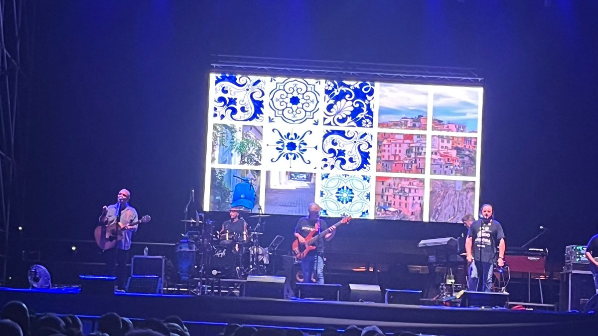 AbruzzoNomade's tweet photo. Qualche foto dal concerto di ieri sera dei Nomadi a Bibione (VE)... Grazie al nostro neo-socio Mauro!
#Nomadi #Bibione #Veneto #Tour2026 #SempreNomadi #FansClub #AbruzzoNomade https://t.co/PMCshKyVwm
