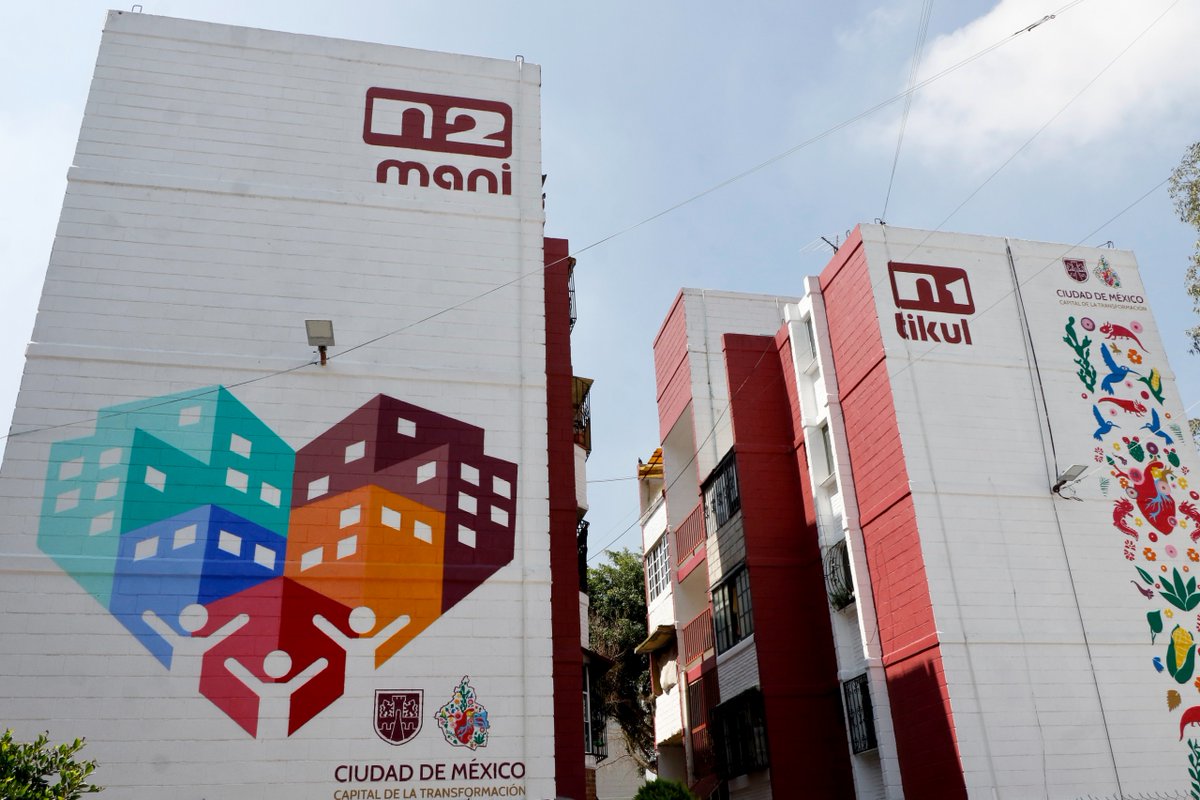 GobCDMX's tweet photo. 🏘️ El Programa #OTOCH continúa transformando las unidades habitacionales de la Ciudad de México con acciones que mejoran el entorno y fortalecen la vida en comunidad. ✨💜
Porque una ciudad más igualitaria también se construye con comunidades más seguras, incluyentes y con espacios públicos dignos para todas y todos.