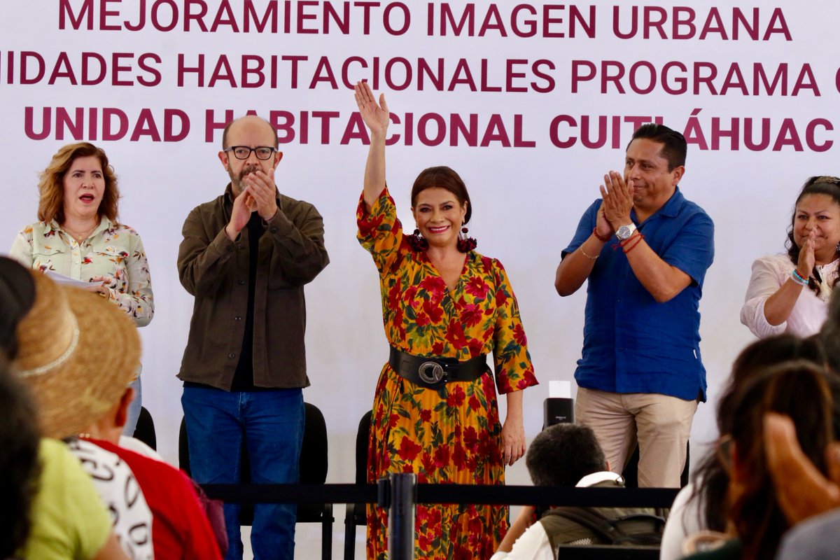 GobCDMX's tweet photo. 🏘️ El Programa #OTOCH continúa transformando las unidades habitacionales de la Ciudad de México con acciones que mejoran el entorno y fortalecen la vida en comunidad. ✨💜
Porque una ciudad más igualitaria también se construye con comunidades más seguras, incluyentes y con espacios públicos dignos para todas y todos.