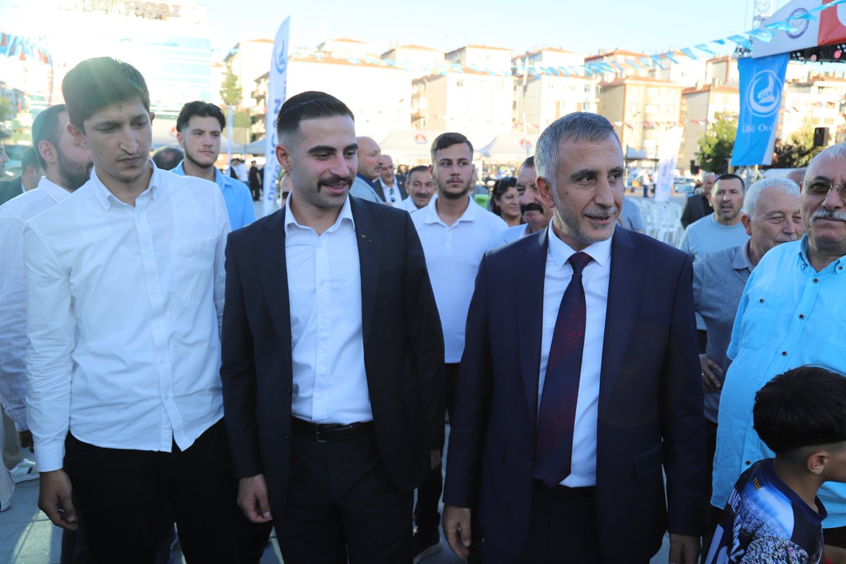 Fatihocak06's tweet photo. Ocak Başkanımız sayın Metin Aksu, kıymetli yönetimi ile birlikte Ülkü Ocakları Sincan İlçe Başkanlığı'nın düzenlediği 2. Geleneksel GençlikYaz Festivaline katılım sağladı. https://t.co/d1Y7qrwBDQ