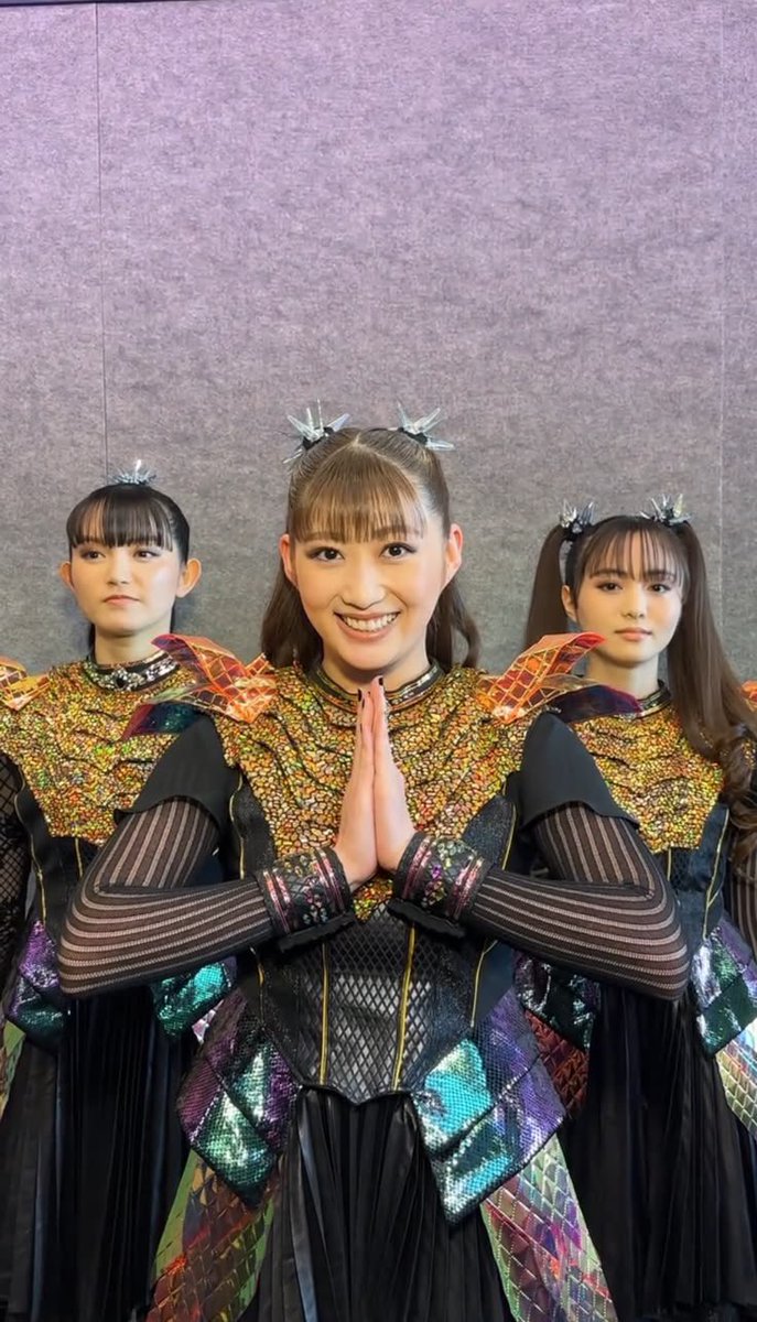 Mosmetal08's tweet photo. おはようございます😄
今日から8月
今月は各地の夏フェスに登場、DX盤にバイオコラボなどBABYMETALづくしの8月🦊
今日は休みです
お仕事の方顔笑っていきましょう
休みの方良い週末をお過ごしください
今月もよろしくお願いします🦊🤘
#BABYMETAL https://t.co/095B5NxZrF