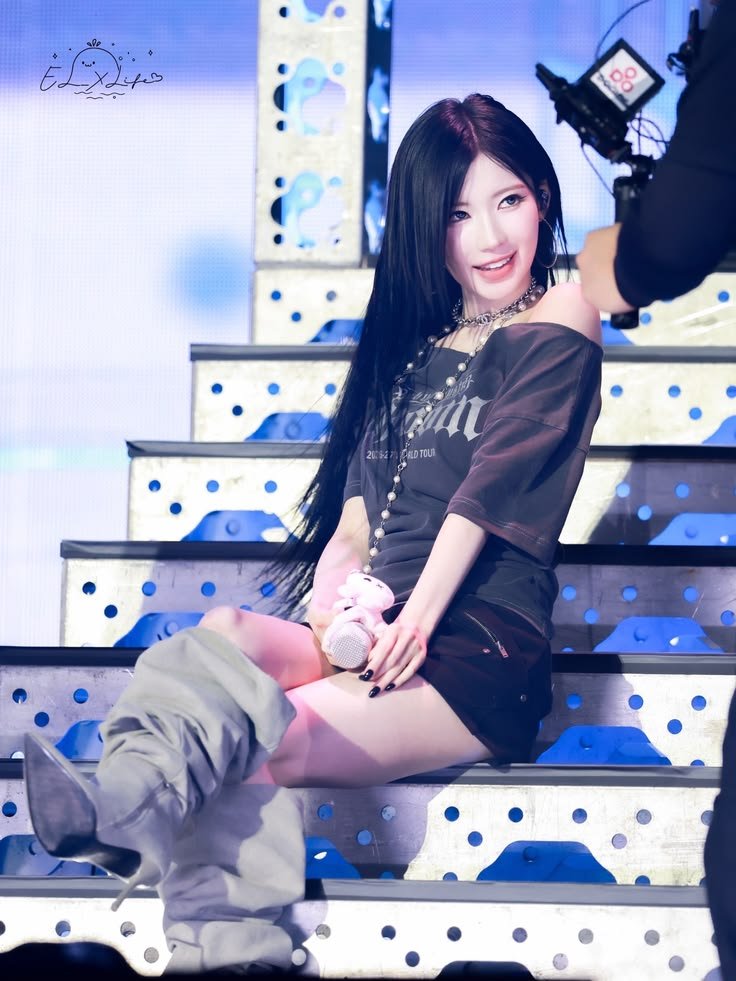 AcesaJelly7px4's tweet photo. We exactly knew who would make it to the list, she's one of the best rappers k pop generations has ever seen 👀
Her 'look alive' and 'godzilla' cover definitely explains it best!

#ASA #ENAMIASA #EMINEMASA #BABYMONSTER #ACE #MAINRAPPER #KPOP #ACESA https://t.co/Llz1iVFrbO