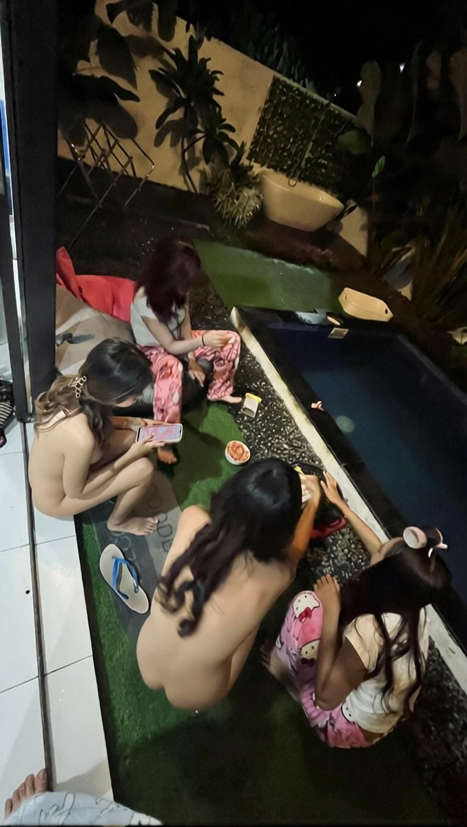 EmotRaul5929's tweet photo. bbq bareng temen-temen https://t.co/fOn5gv65Ru