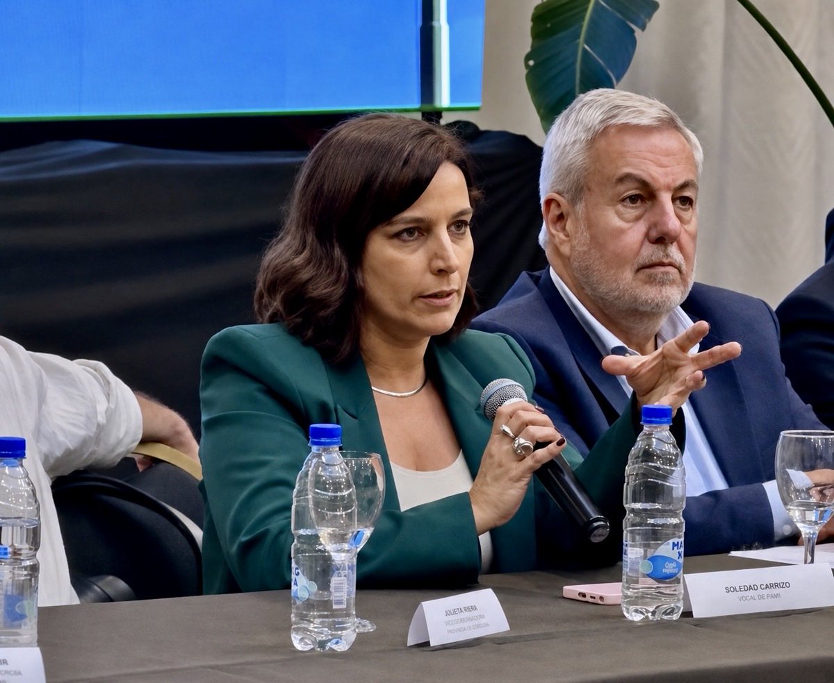 MSoleCarrizo's tweet photo. Más herramientas para los municipios y comunas significan más posibilidades de inversión y desarrollo.

Gran encuentro junto a autoridades del Banco BICE y del Gobierno Nacional para acercar nuevas líneas de financiamiento a intendentes y jefes comunales de Córdoba. https://t.co/pZlYI2uBom