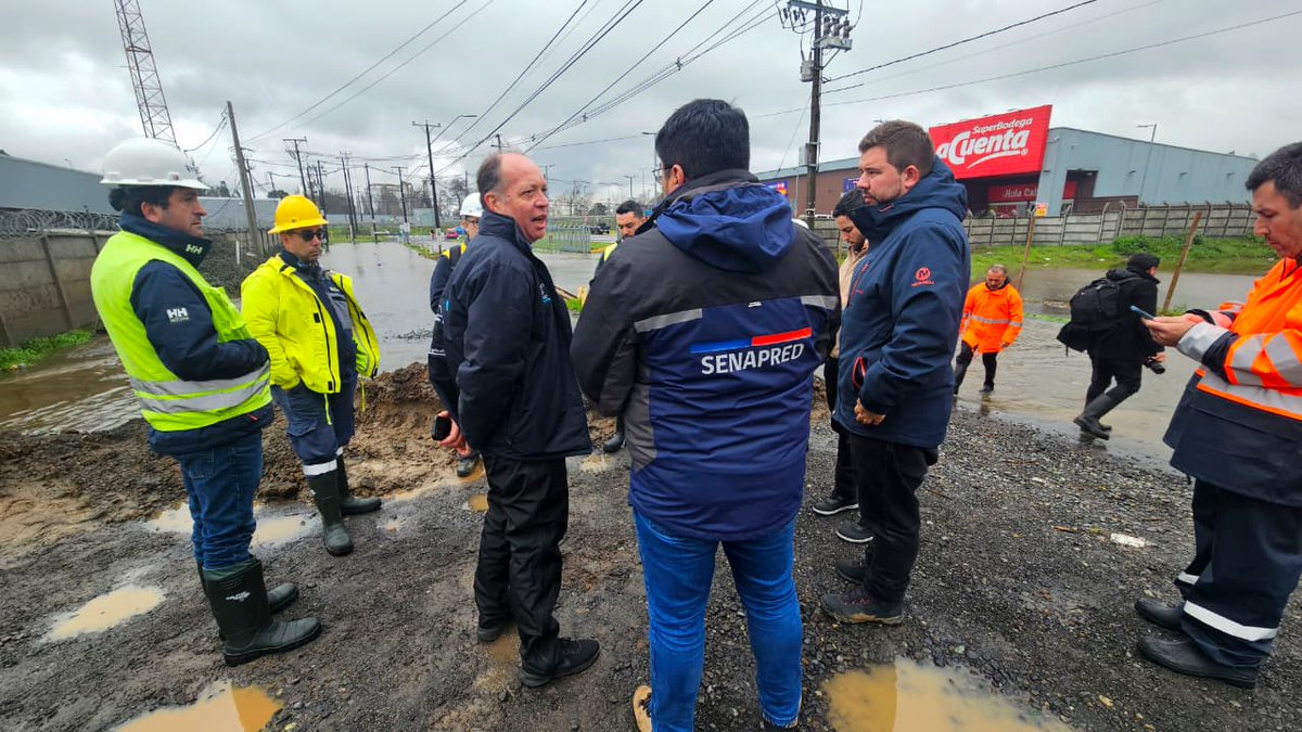 senapredbiobio's tweet photo. #SenapredBiobio, junto a la DPP Biobío, Alcalde y encargado #GRD de la comuna de #Cabrero, CMPC y Frontel, coordinan acciones en terreno en zonas afectadas por evento meteorológico. https://t.co/L8cjahrETv