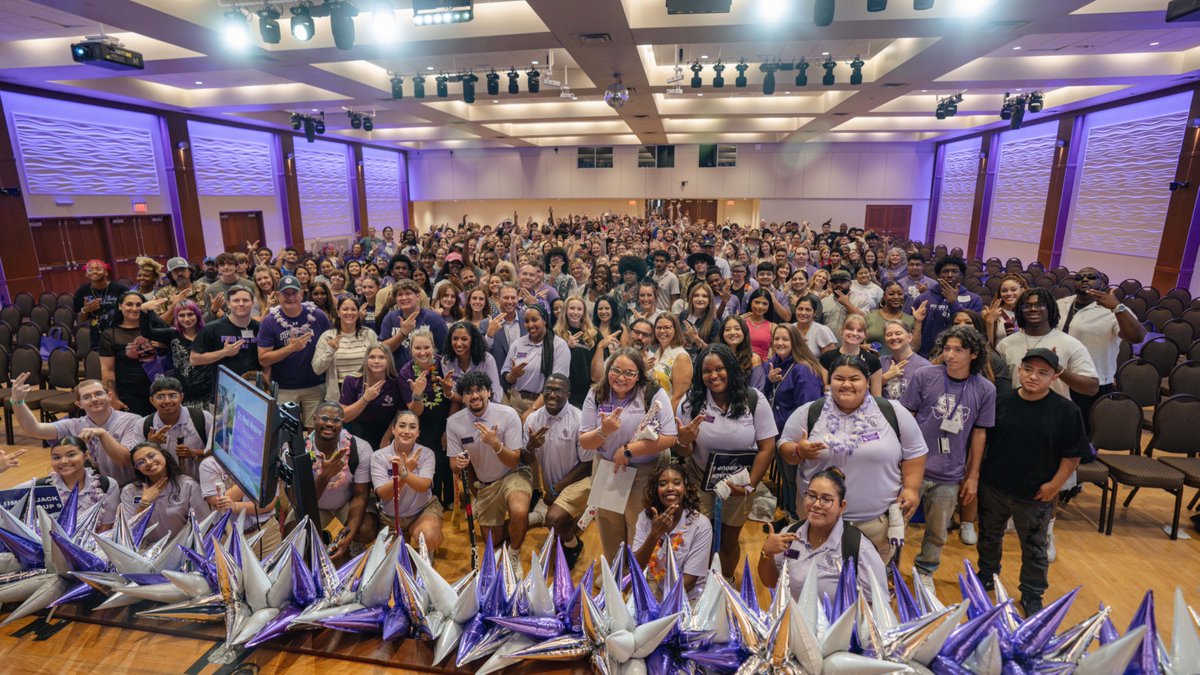 SFASU's tweet photo. Lumberjack Orientation #7 ✅
The incoming class is going to be a great one! We have one more orientation left a week from today and there is still time to register at https://t.co/1Ug8SJNBoJ
#AxeEm #SFABound https://t.co/084LxiiiCi