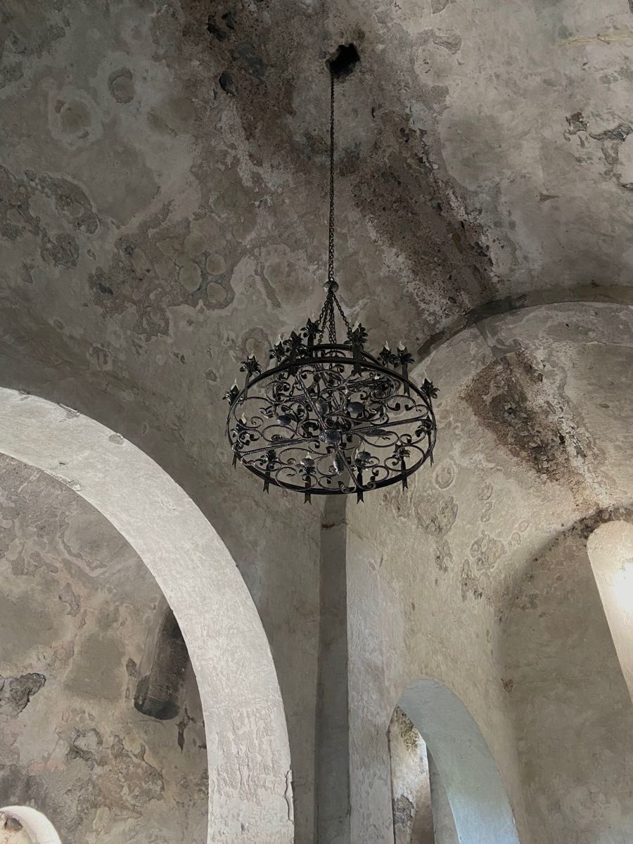 shed011's tweet photo. this summer we’re wearing stone cold cathedral walls https://t.co/Agojl2zPyR