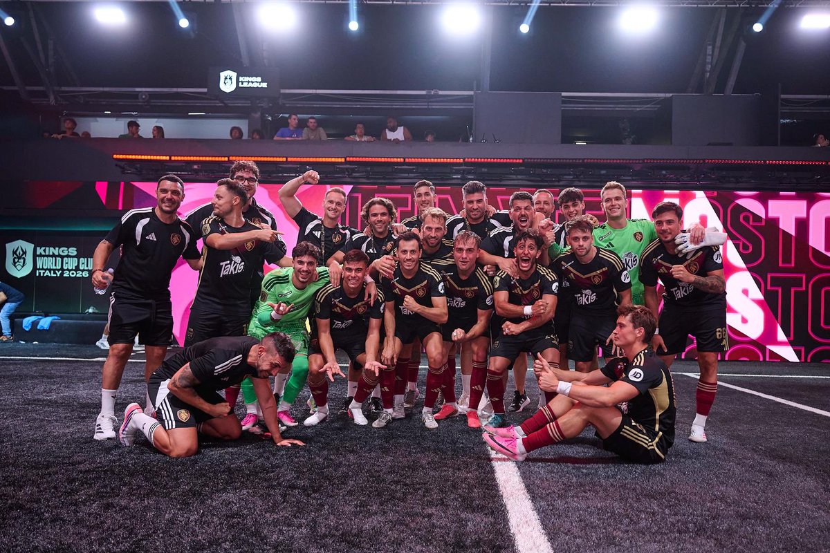 Victorvidal_1's tweet photo. Estamos en la final 4 de la kings world cup clubs 🌎 🏆 

Gran trabajo de todo el equipo durante todo el torneo, toca pulir errores y darlo todo mañana! 💪🏻🦁🖤

Gracias a todos por los mensajes 🥰 https://t.co/uwKErdGmsu