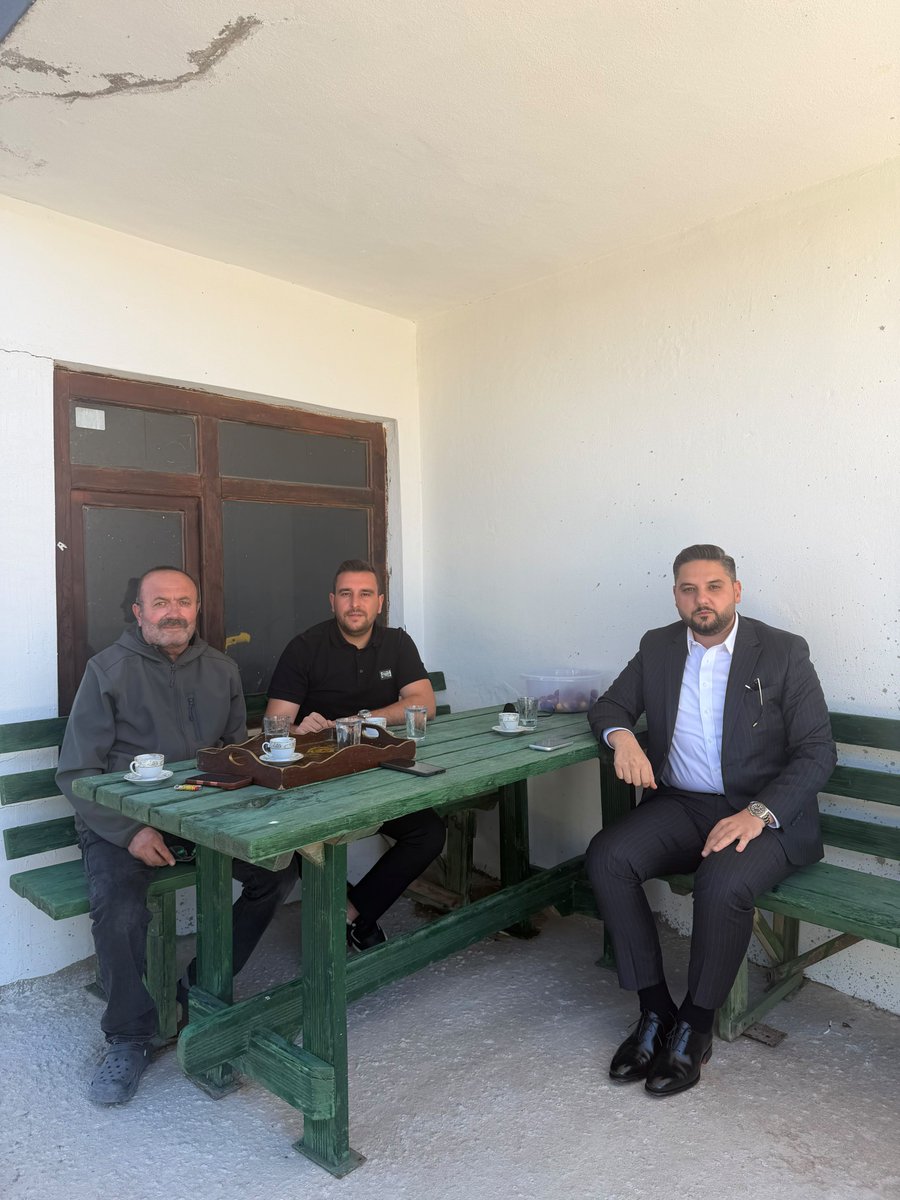 mhpgolbasi's tweet photo. İlçe Başkanımız Sn. Abdurrahman Özçelik ve Yönetim Kurulu Üyemiz İle birlikte, Yönetim Kurulu Üyemiz, kıymetli dava arkadaşımız Sn. Mustafa Çınar'a geçmiş olsun ziyaretinde bulundular.
Kendisine Yüce Allah'tan acil şifalar diliyor, en kısa sürede sağlığına kavuşmasını temenni ediyoruz.
