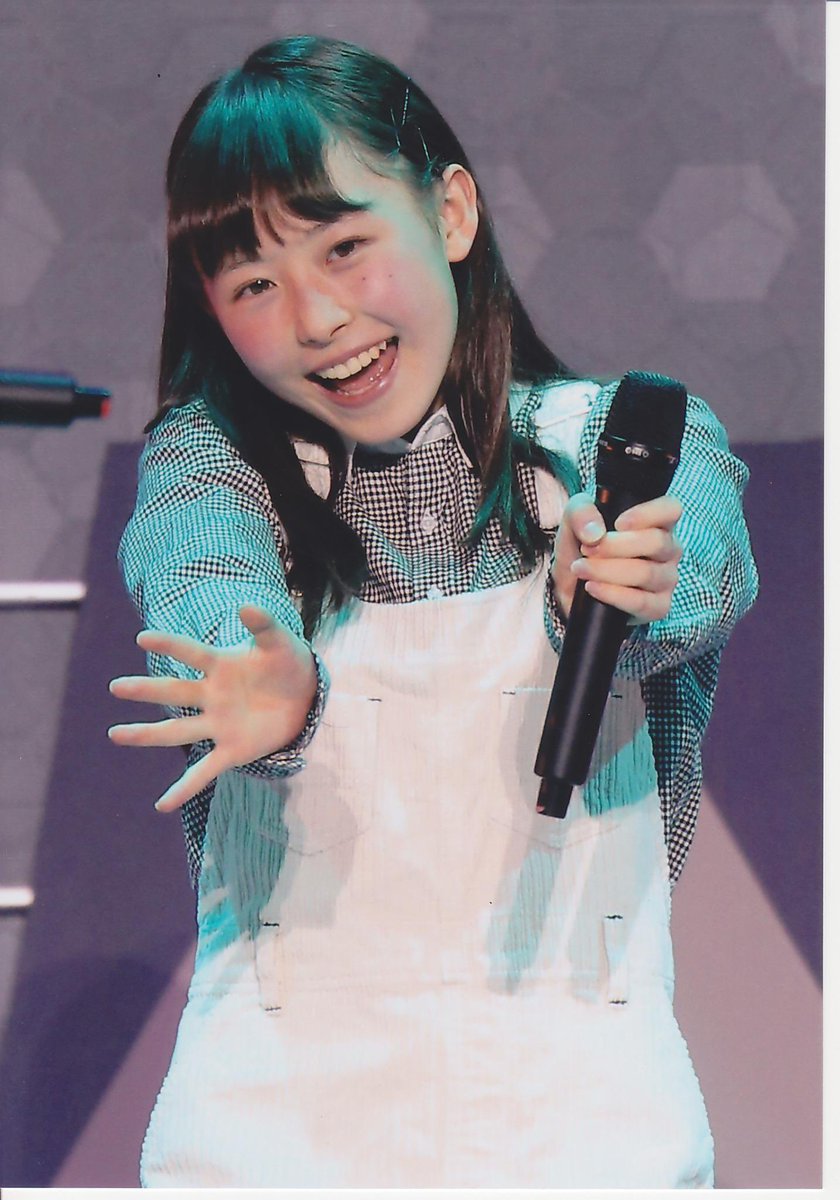 _AoiUsagi_'s tweet photo. I miss Utamania. It was such a fun, hopeful time to be a fan.

(Does anyone have that photo that's a set of screenshots from the HinaFes lottery video? Like one screenshot per second?) https://t.co/NvrRIWgCL5