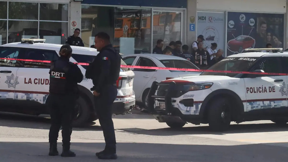 _right_n0w_'s tweet photo. Ataques armados en Puebla: ¿robo a bancos o caos sin control? https://t.co/kREFNetf3j #Puebla #Seguridad #Violencia https://t.co/BOdY4eecc1