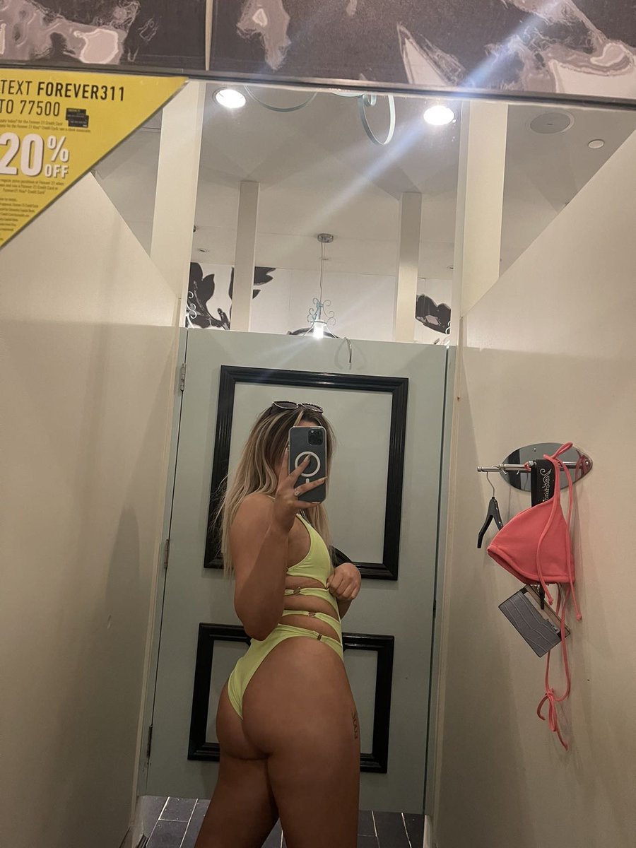 MomoMorgs21's tweet photo. New swimmys (: https://t.co/VKqBLPUZer
