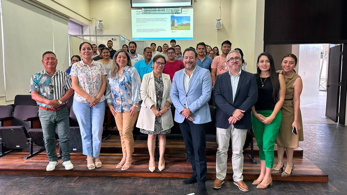 UNIR_Ecuador's tweet photo. 🤝 | Gracias a la alianza entre @UNIRuniversidad, el Consorcio de Municipios Amazónicos y Galápagos @comagaec y el Municipio de Pastaza, se desarrolló la conferencia "Desafíos y tendencias para transformar la gestión pública en el Ecuador", un espacio orientado a fortalecer las capacidades de los servidores públicos frente a los retos de la administración pública.

👨‍🏫 La ponencia estuvo a cargo de Daniel Barragán, docente de UNIR y especialista en gobernanza, quien abordó las principales tendencias que impulsan una gestión pública más innovadora, eficiente y sostenible, al servicio de la ciudadanía.