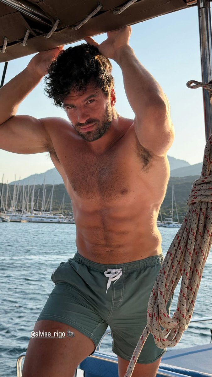 jockcult's tweet photo. Alvise Rigo
📏 1,87 m / 6'2" • ⚖️ 107 kg • 🎂 33 anos
🏉 Ex-jogador de rugby • 🇮🇹 Itália https://t.co/LU3YdnVz8E
