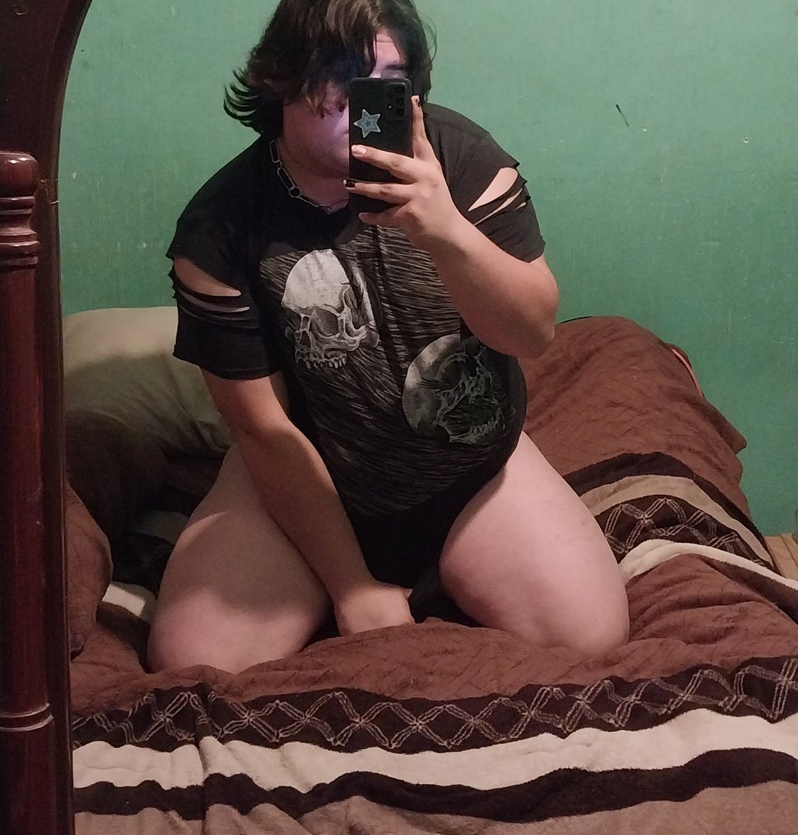 faggot_catboy's tweet photo. Hace rato que no subía fotos y así
Que te parecen? No sé te pone dura con mi culo? https://t.co/BBv5YSM3w3